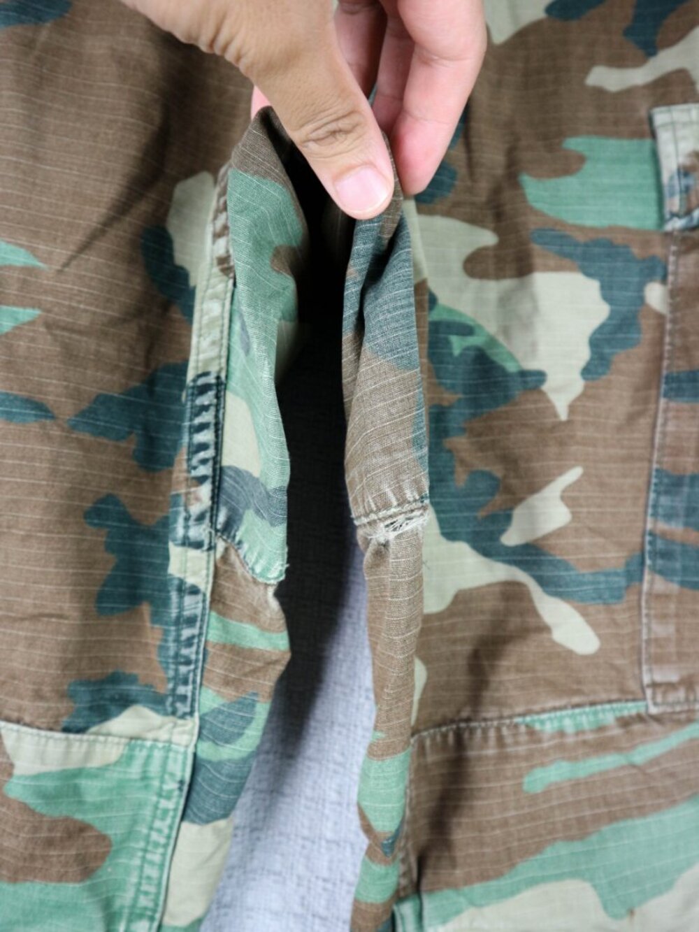 Vintage US Military BDU Woodland Cargo Pants 1980s 90s 30W Distressed As Is - Picture 4 of 10